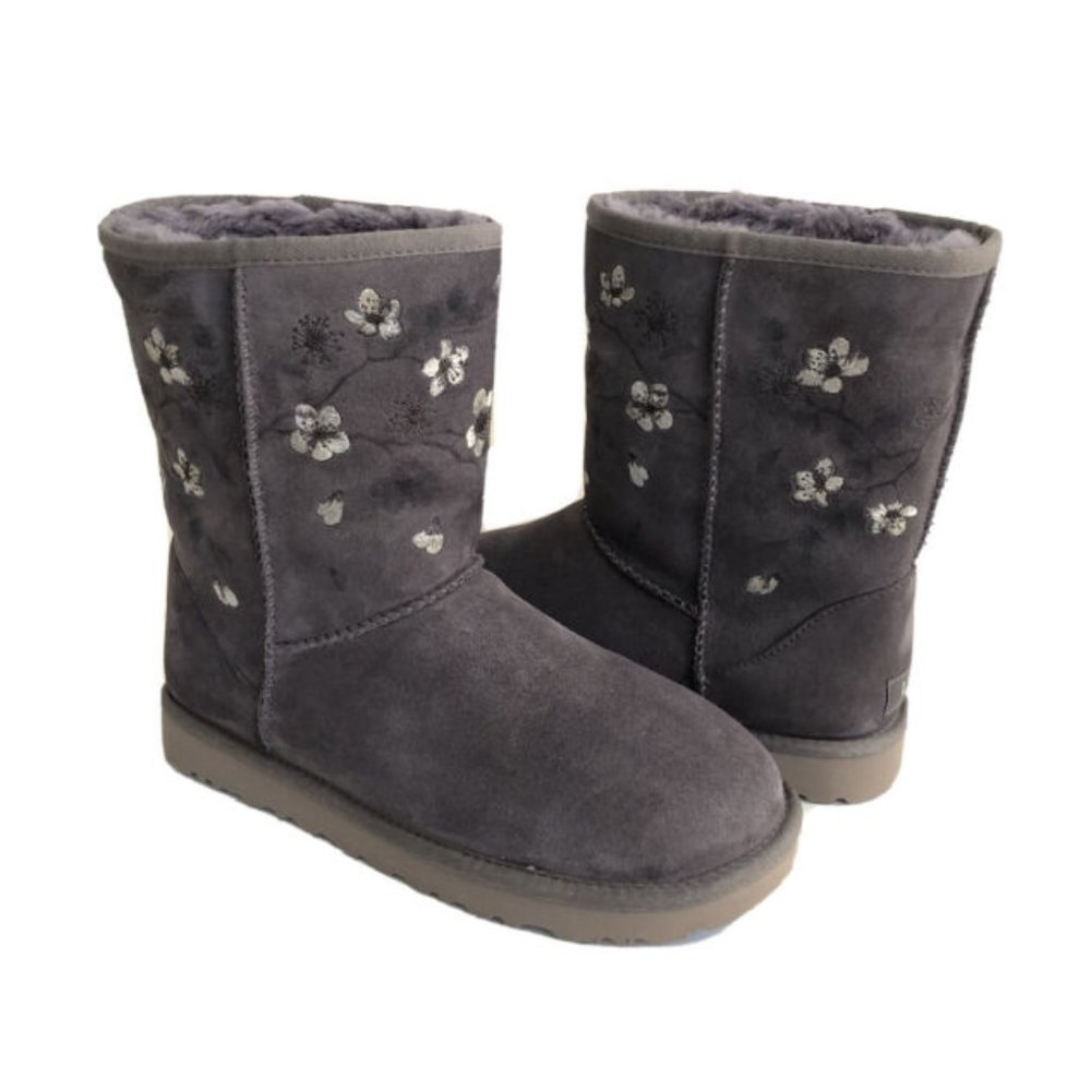UGG CLASSIC SHORT BLOSSOM NIGHT BOOTS - WOMEN'S
